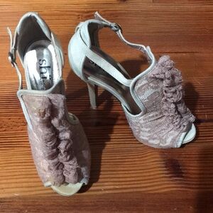 Shi by JOURNEYS Pink Lace Peep-Toe Heels